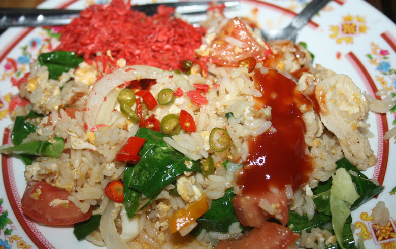 Жареный рис с креветками